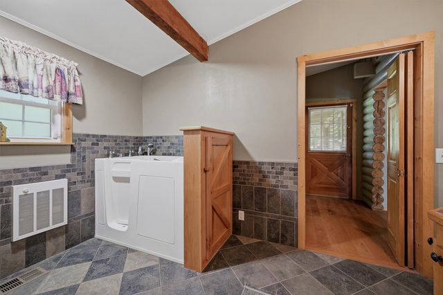 570 Roy Ayres Road, Bells, TX 75414
