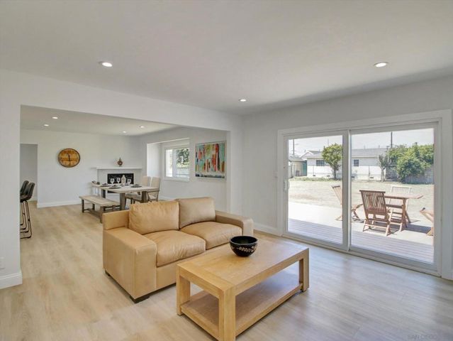 10315 CONDON AVE, Inglewood, CA 90304