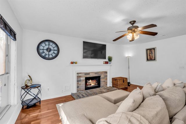 15 E Stony Bridge Circle, The Woodlands, TX 77381