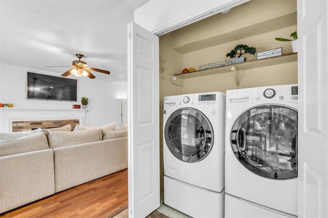 15 E Stony Bridge Circle, The Woodlands, TX 77381