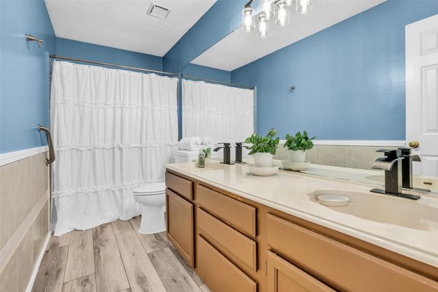 15 E Stony Bridge Circle, The Woodlands, TX 77381