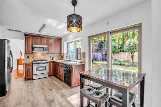 15 E Stony Bridge Circle, The Woodlands, TX 77381