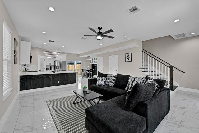 7927 Colonial Lane, Houston, TX 77051
