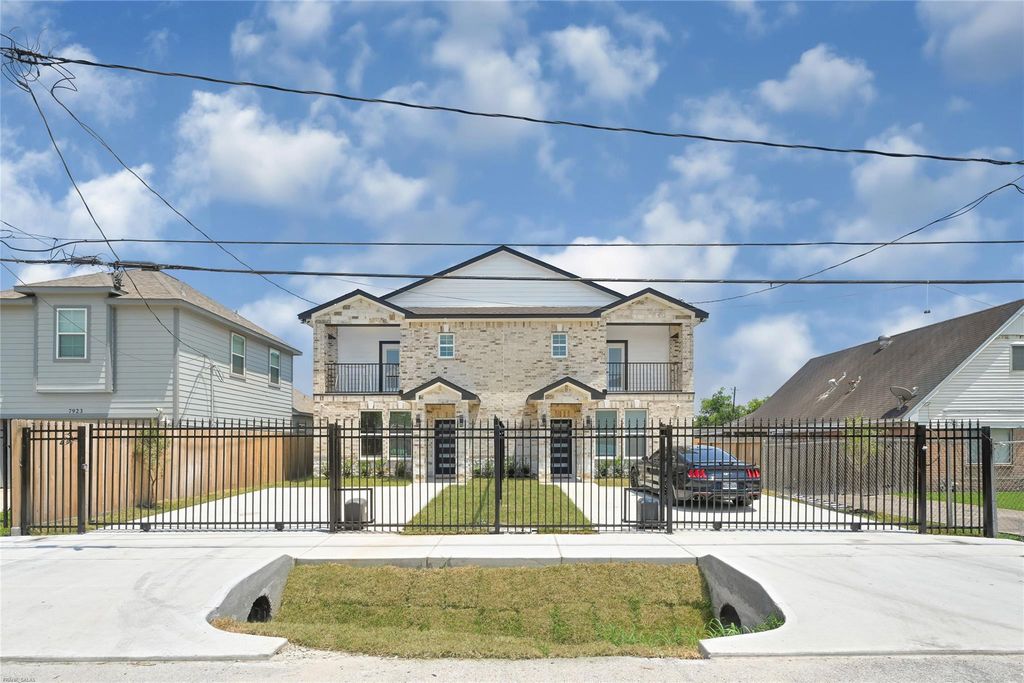 7927 Colonial Lane, Houston, TX 77051