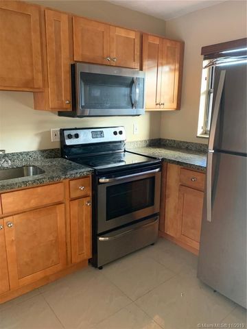 2313 W 60th St C206, Hialeah, FL 33016