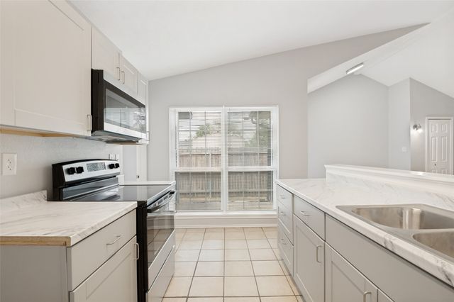 3006 Oak Ridge Place, Grand Prairie, TX 75052