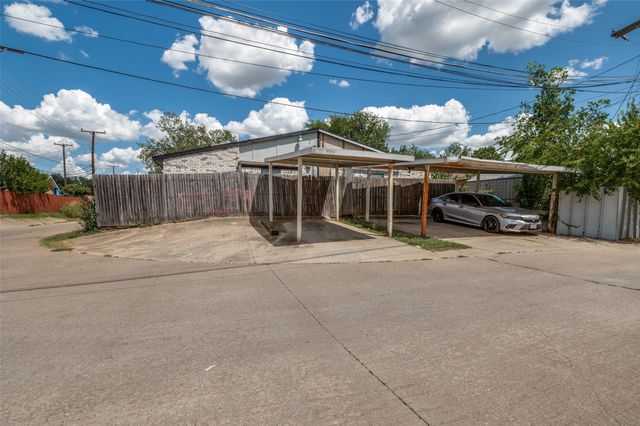 3006 Oak Ridge Place, Grand Prairie, TX 75052