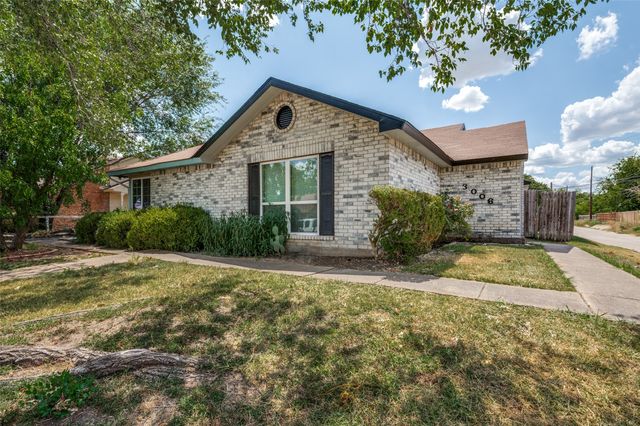 3006 Oak Ridge Place, Grand Prairie, TX 75052