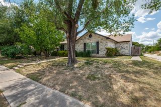 3006 Oak Ridge Place, Grand Prairie, TX 75052