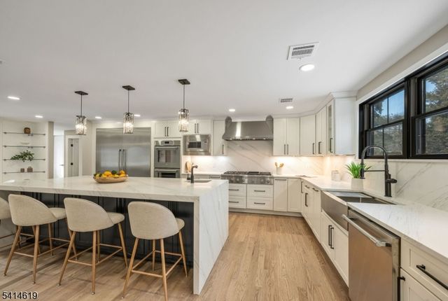 547 Highland Ave, Ridgewood Village, NJ 07450