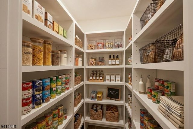 547 Highland Ave, Ridgewood Village, NJ 07450