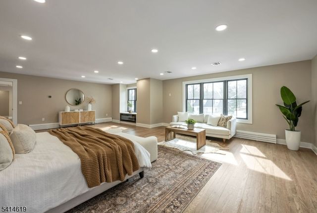 547 Highland Ave, Ridgewood Village, NJ 07450