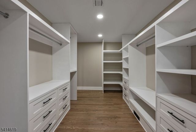 547 Highland Ave, Ridgewood Village, NJ 07450