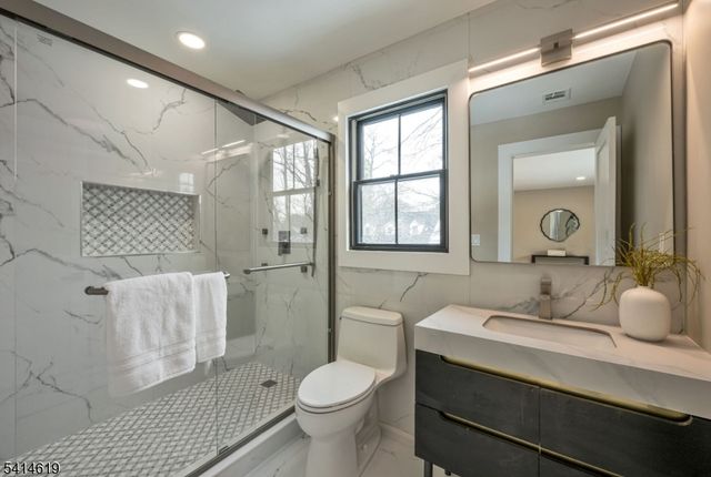 547 Highland Ave, Ridgewood Village, NJ 07450