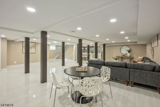 547 Highland Ave, Ridgewood Village, NJ 07450