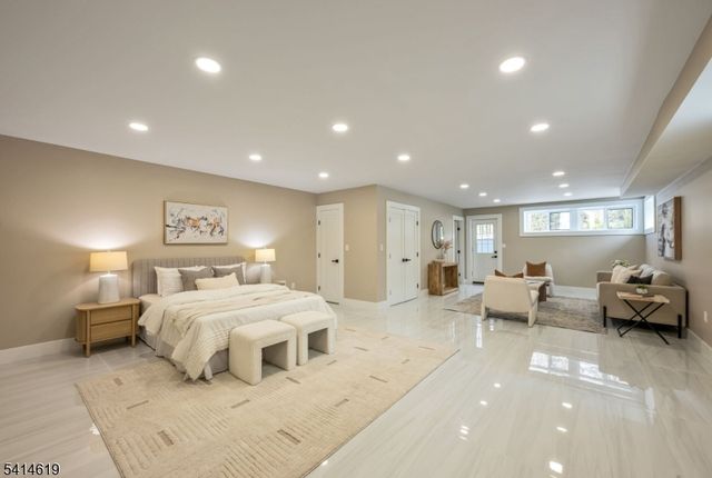 547 Highland Ave, Ridgewood Village, NJ 07450