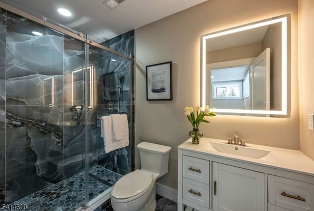 547 Highland Ave, Ridgewood Village, NJ 07450