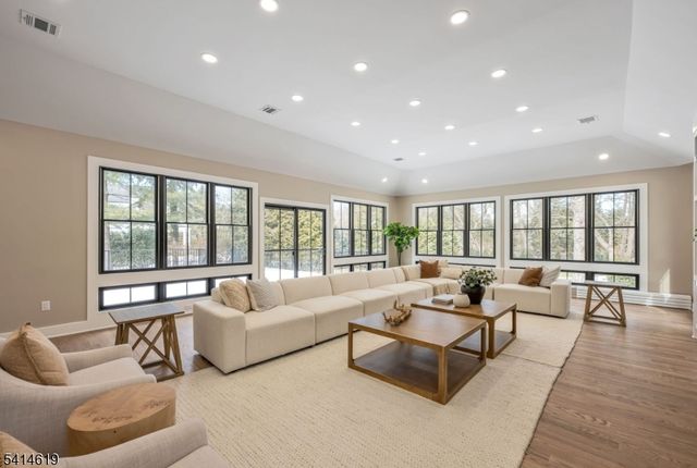 547 Highland Ave, Ridgewood Village, NJ 07450