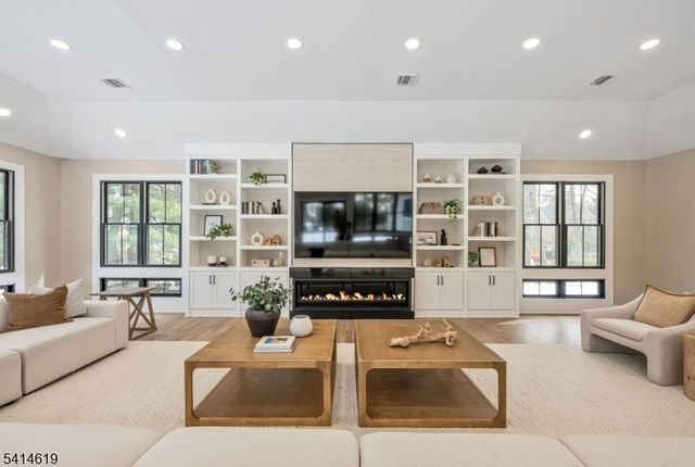 547 Highland Ave, Ridgewood Village, NJ 07450