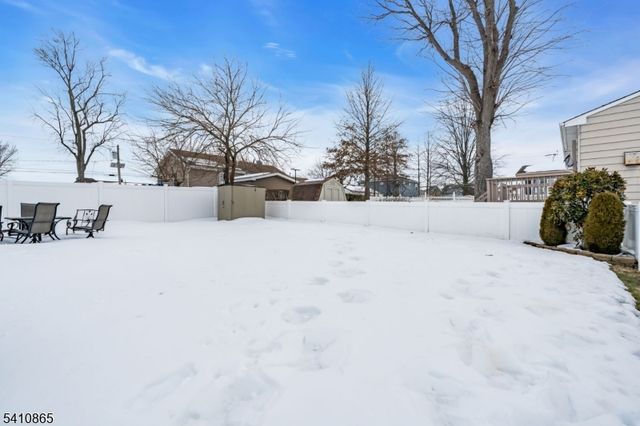 63 Daniel St, Carteret Boro, NJ 07008