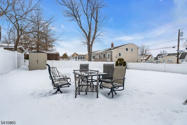 63 Daniel St, Carteret Boro, NJ 07008