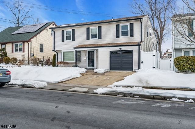 63 Daniel St, Carteret Boro, NJ 07008