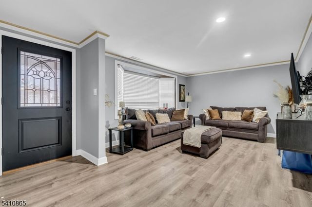 63 Daniel St, Carteret Boro, NJ 07008