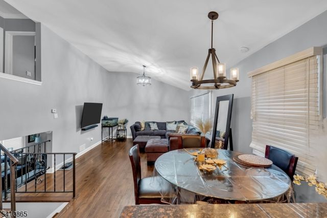 63 Daniel St, Carteret Boro, NJ 07008