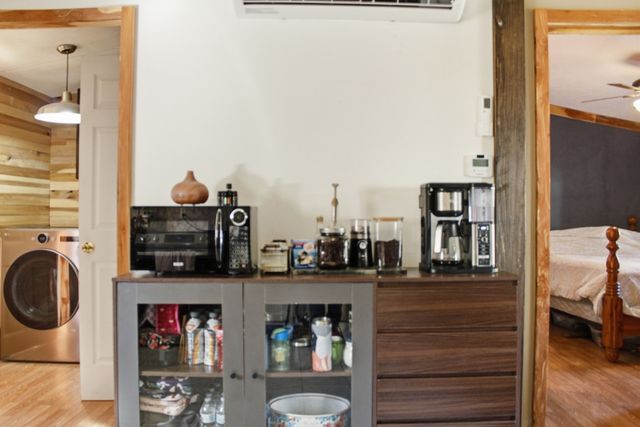 214 S Main St, Byrdstown, TN 38549