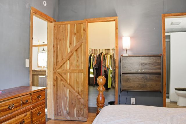 214 S Main St, Byrdstown, TN 38549