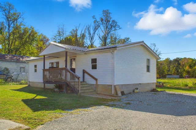 214 S Main St, Byrdstown, TN 38549