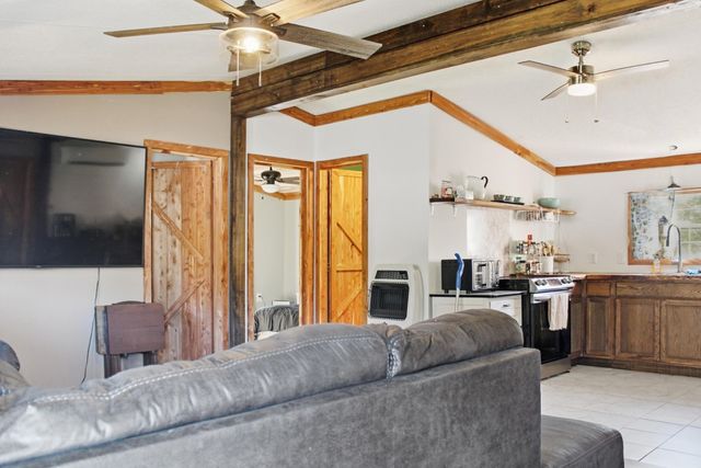 214 S Main St, Byrdstown, TN 38549