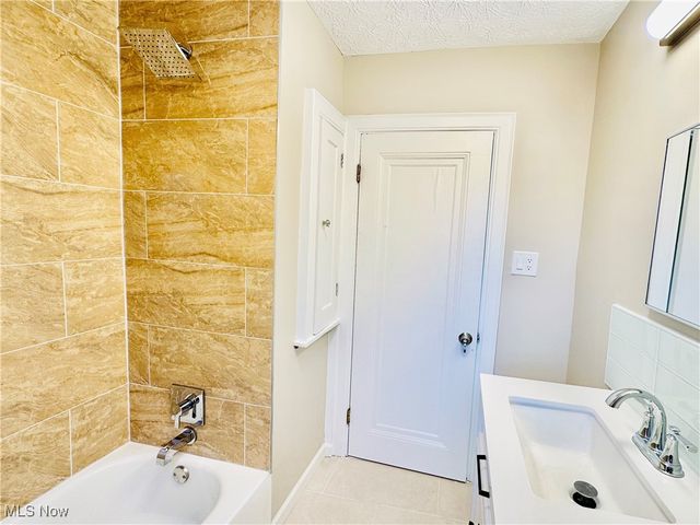 290 E 216th Street, Euclid, OH 44123