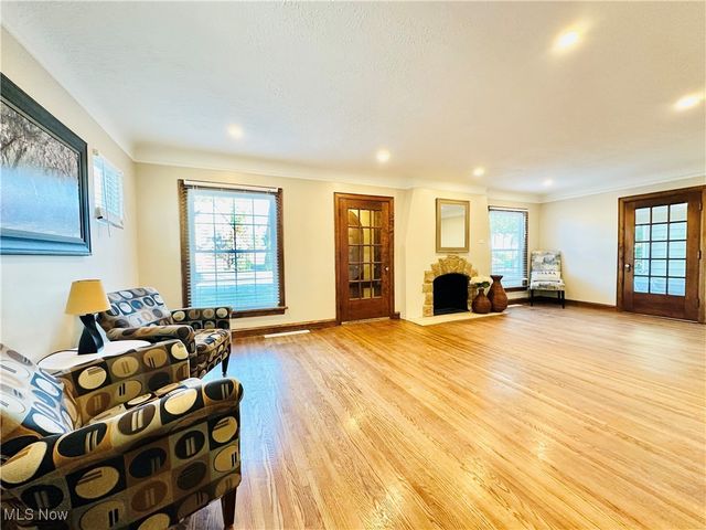 290 E 216th Street, Euclid, OH 44123