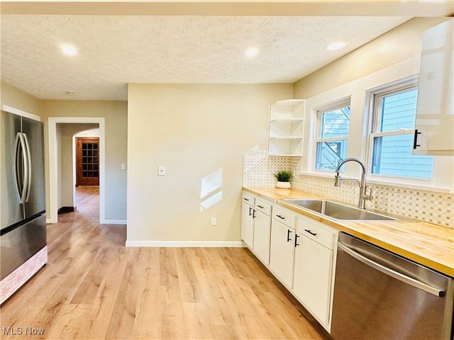 290 E 216th Street, Euclid, OH 44123