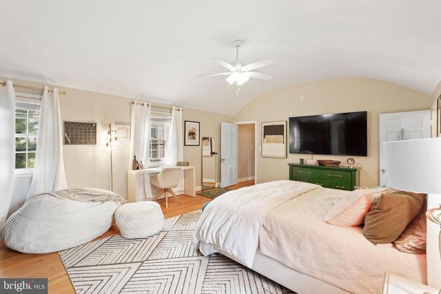 212 SAINT DUNSTANS RD, Baltimore, MD 21212