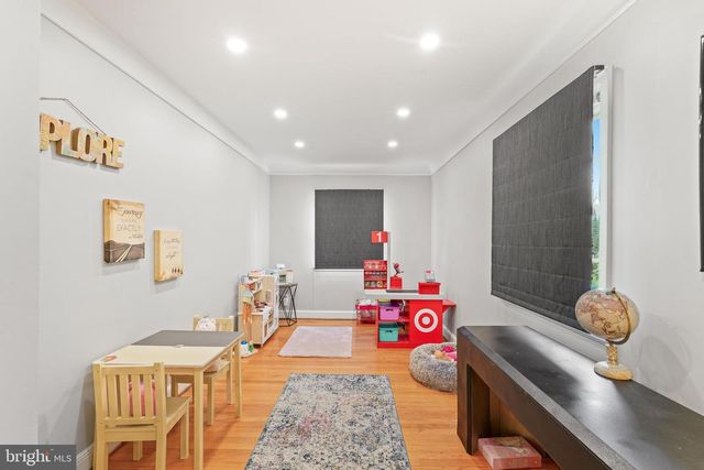 212 SAINT DUNSTANS RD, Baltimore, MD 21212