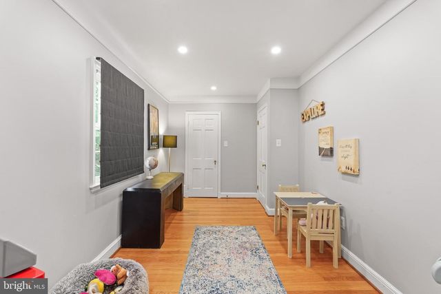 212 SAINT DUNSTANS RD, Baltimore, MD 21212