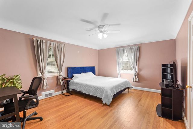 212 SAINT DUNSTANS RD, Baltimore, MD 21212