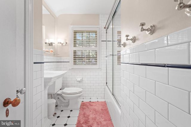 212 SAINT DUNSTANS RD, Baltimore, MD 21212