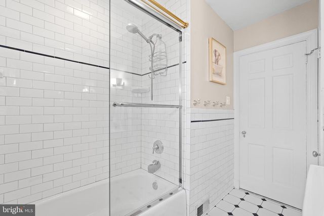 212 SAINT DUNSTANS RD, Baltimore, MD 21212