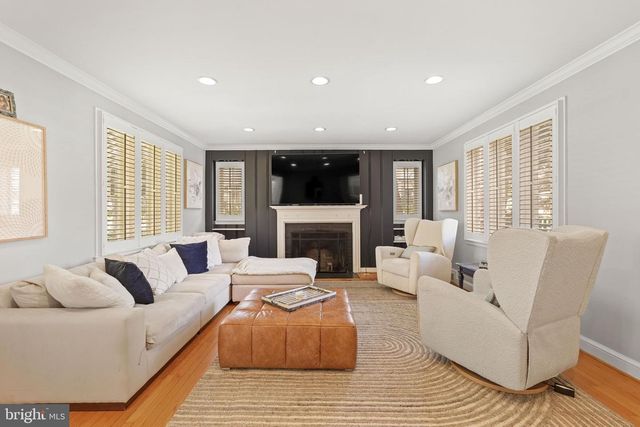 212 SAINT DUNSTANS RD, Baltimore, MD 21212