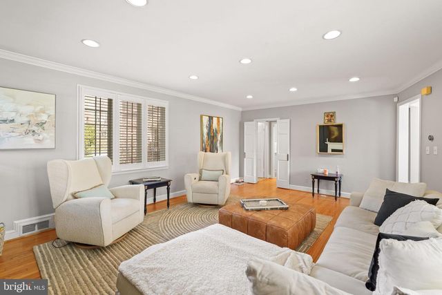 212 SAINT DUNSTANS RD, Baltimore, MD 21212