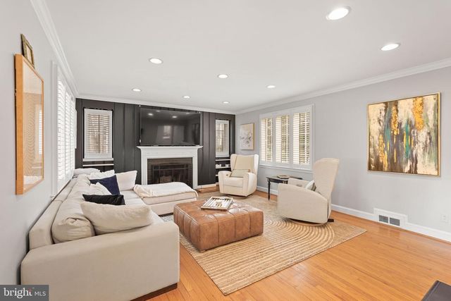 212 SAINT DUNSTANS RD, Baltimore, MD 21212