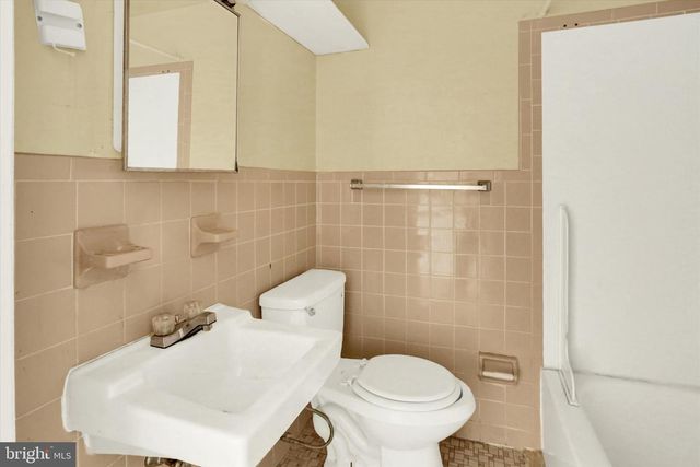 6121 RIDGE AVE, Philadelphia, PA 19128