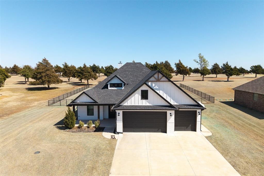 Image 1 of property listing at 1924 Cedar Valley Manor, Guthrie, OK 73044