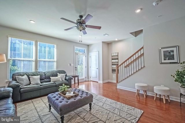 22308 SEABRING TER, Ashburn, VA 20148