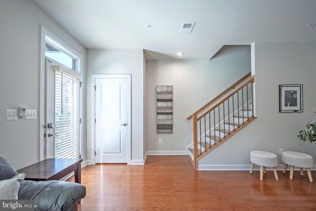 22308 SEABRING TER, Ashburn, VA 20148