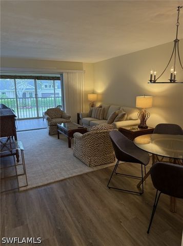 1900 Alamanda DR 202, Naples, FL 34102