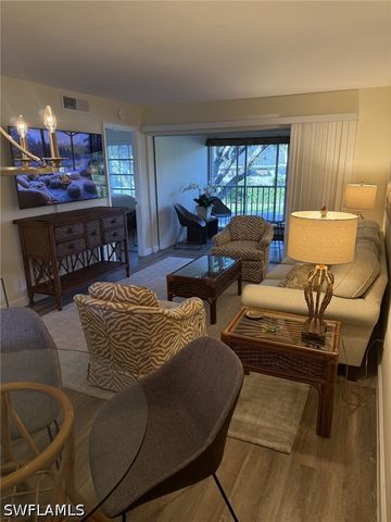 1900 Alamanda DR 202, Naples, FL 34102